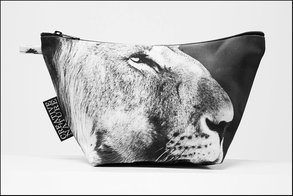 Triangle Toiletry Bag BW Side Lion